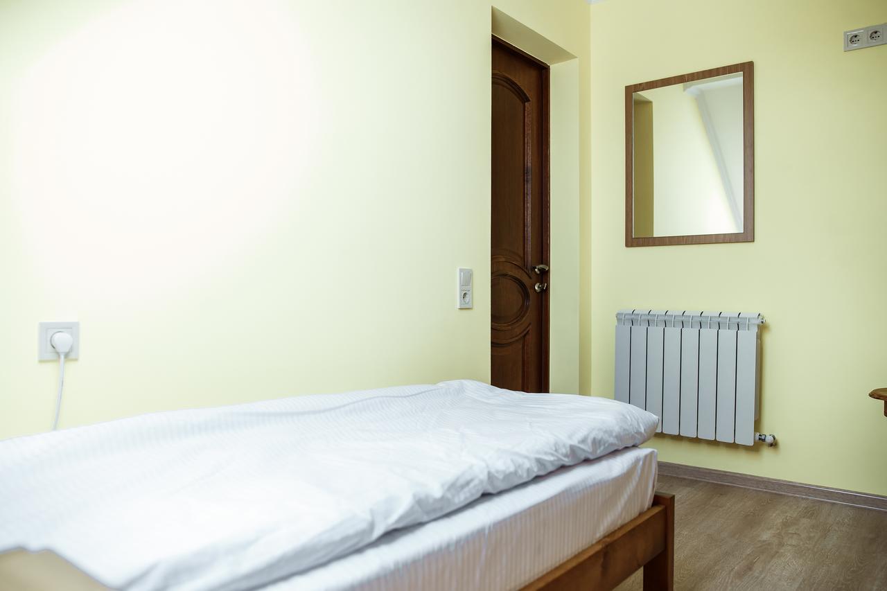 Sweet Home Hostel / Guest House 체르니우치 외부 사진