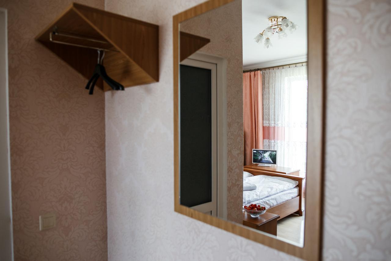 Sweet Home Hostel / Guest House 체르니우치 외부 사진