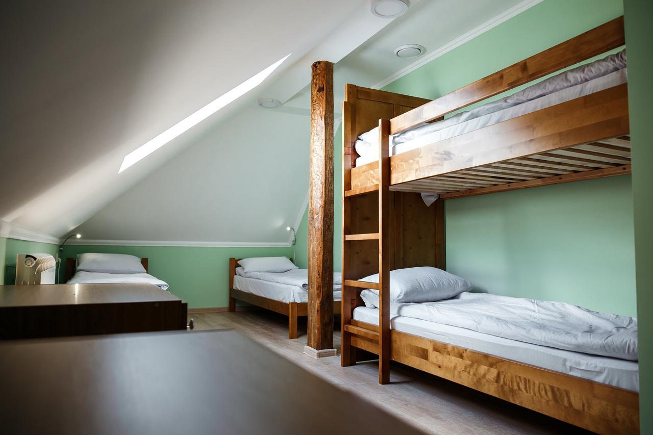 Sweet Home Hostel / Guest House 체르니우치 외부 사진