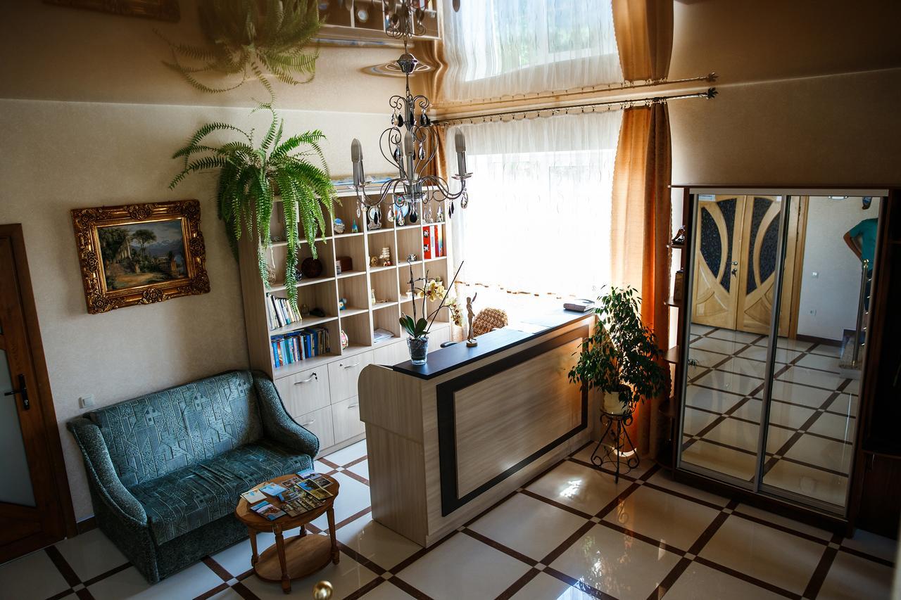 Sweet Home Hostel / Guest House 체르니우치 외부 사진