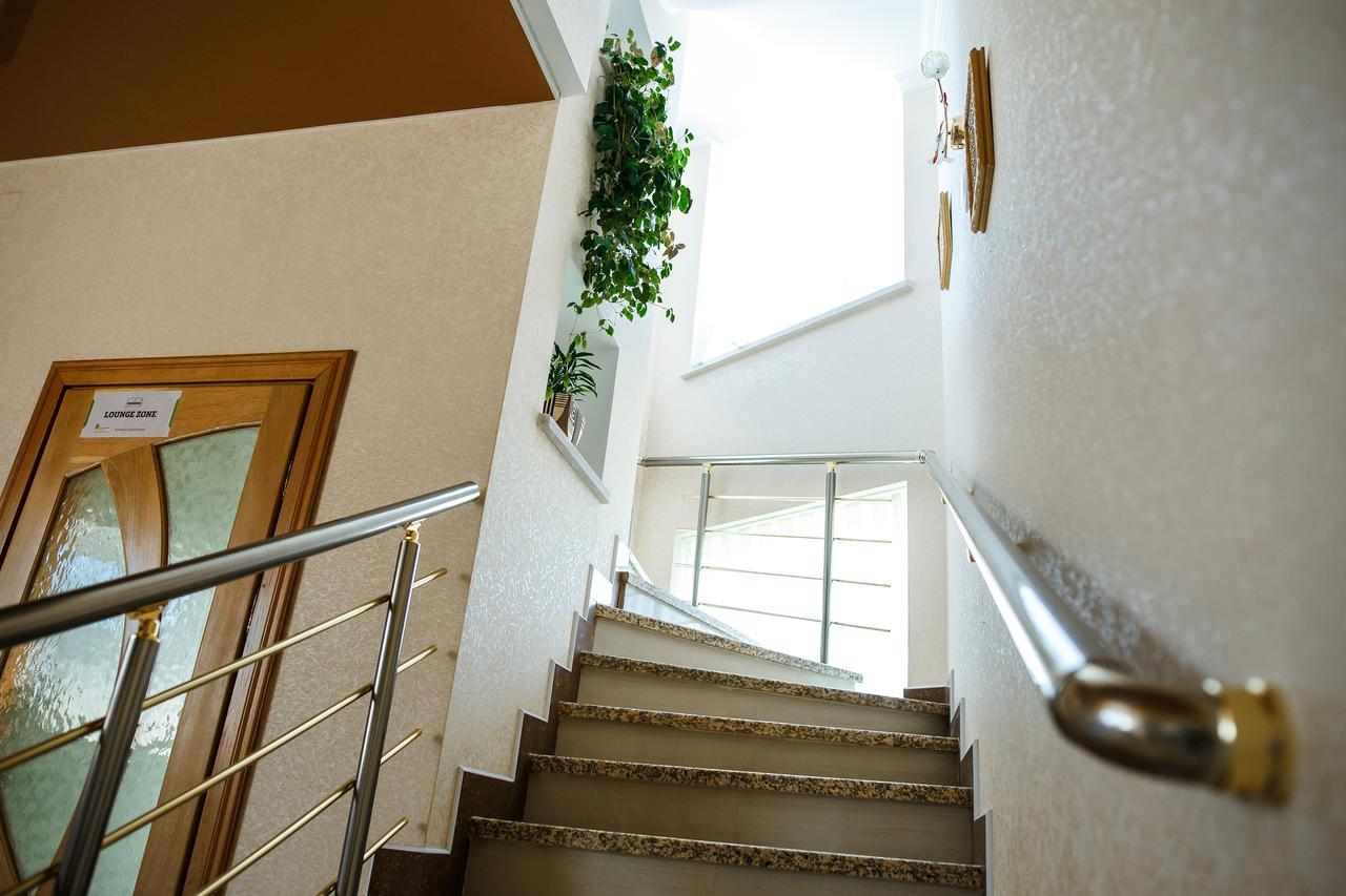 Sweet Home Hostel / Guest House 체르니우치 외부 사진