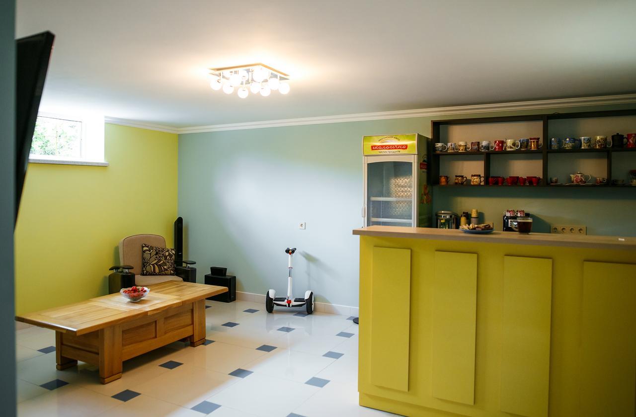 Sweet Home Hostel / Guest House 체르니우치 외부 사진