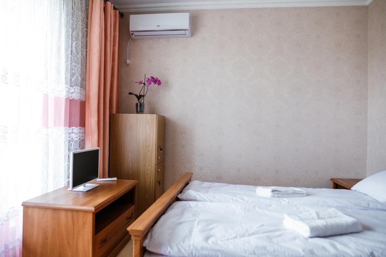Sweet Home Hostel / Guest House 체르니우치 외부 사진