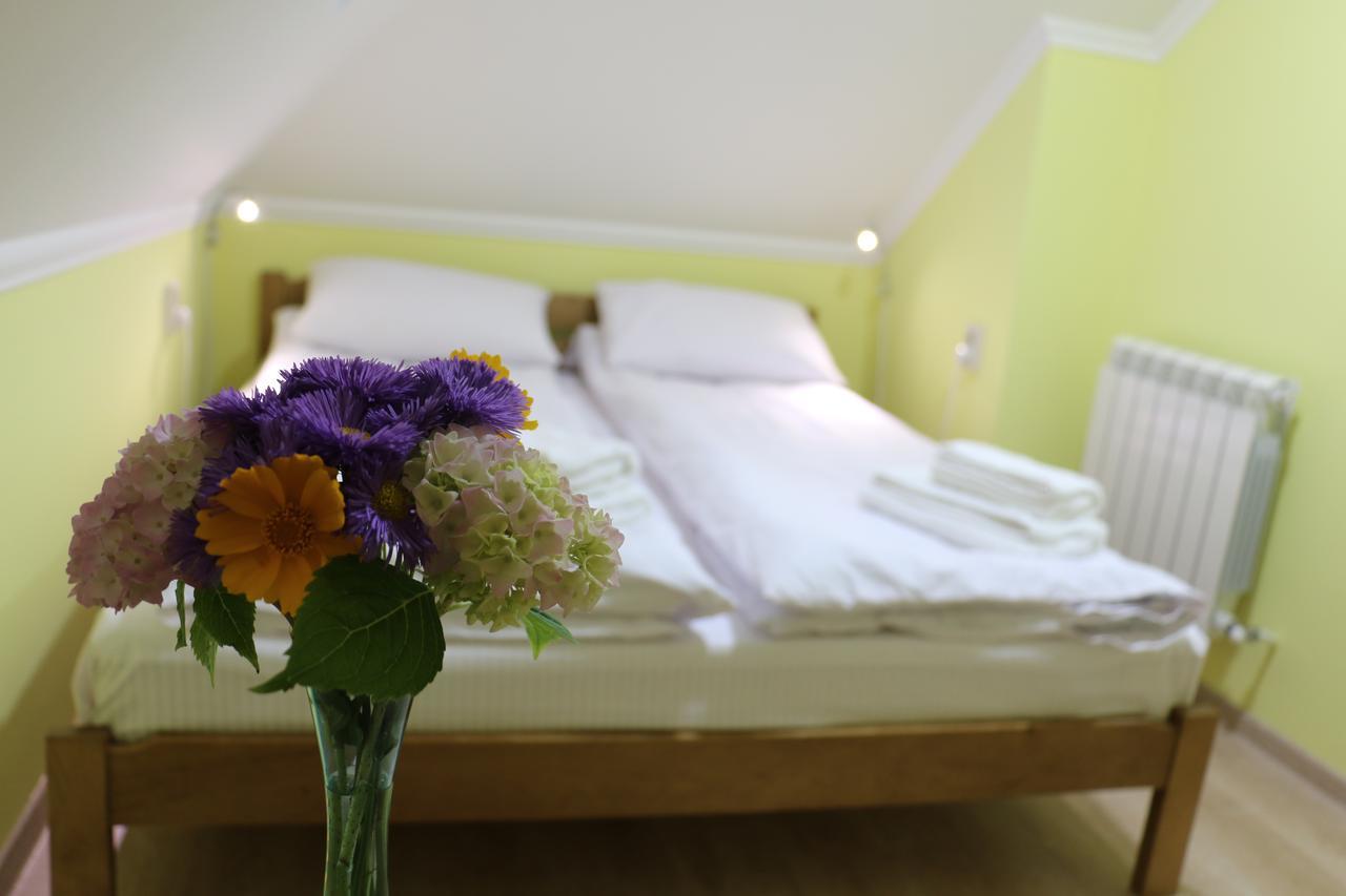 Sweet Home Hostel / Guest House 체르니우치 외부 사진