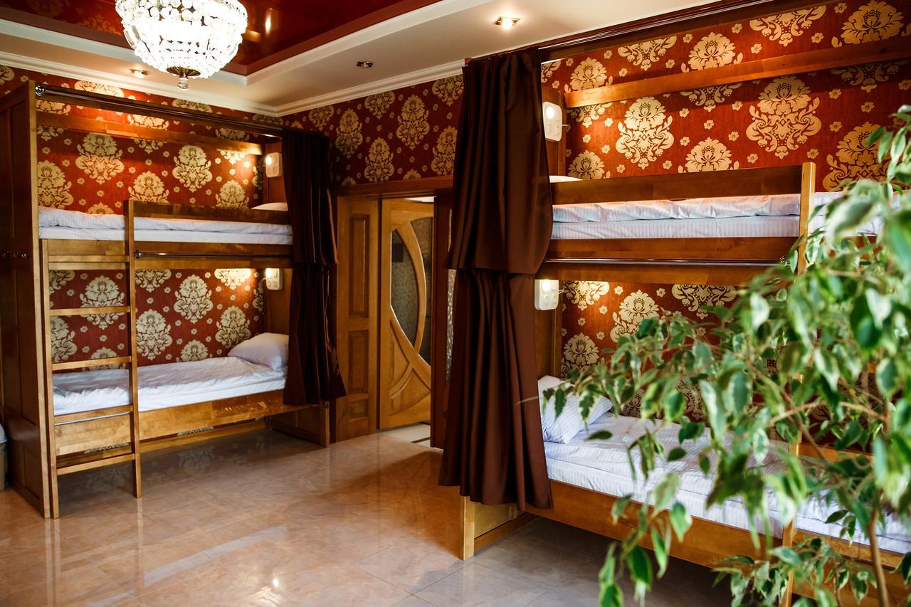 Sweet Home Hostel / Guest House 체르니우치 외부 사진