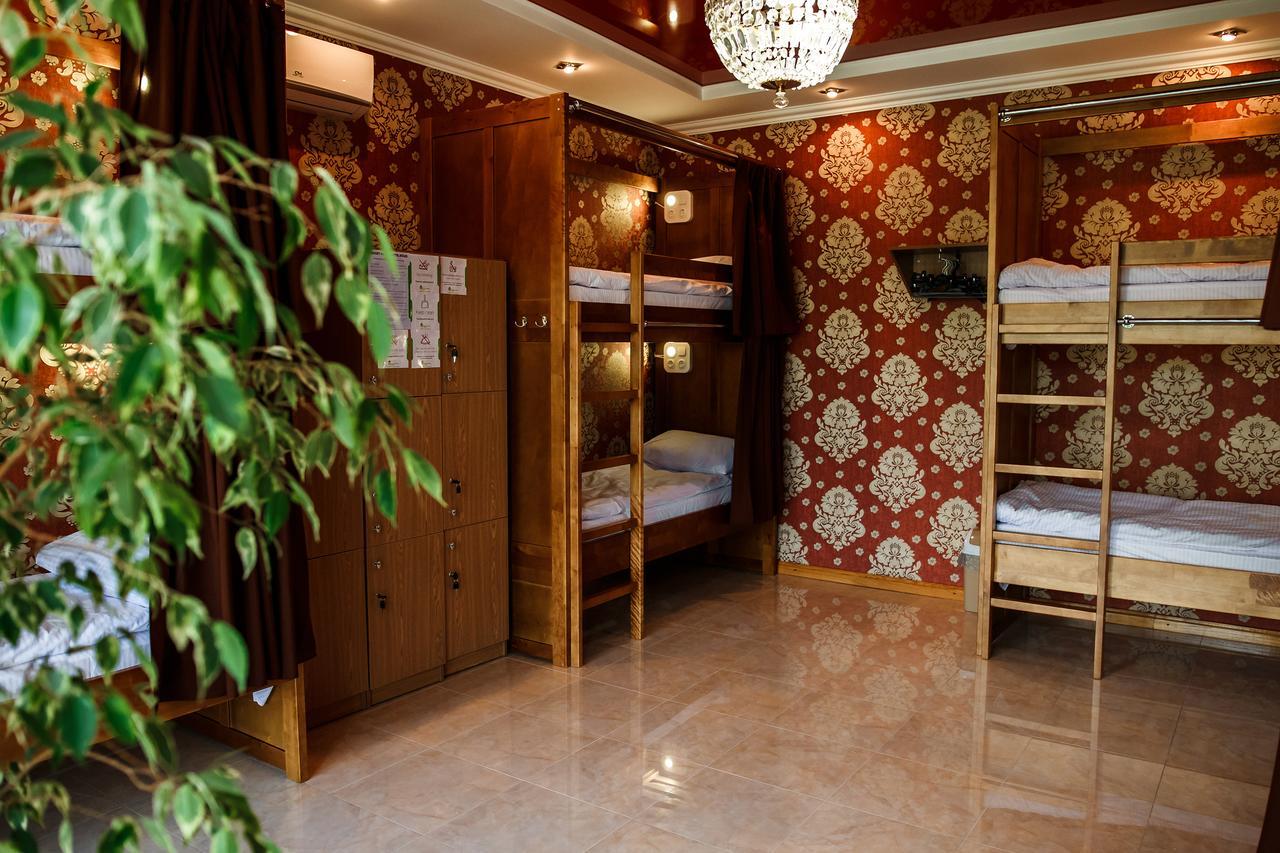 Sweet Home Hostel / Guest House 체르니우치 외부 사진