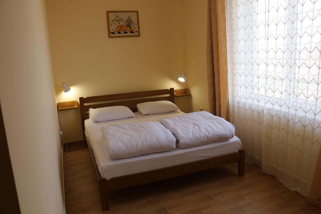 Sweet Home Hostel / Guest House 체르니우치 외부 사진
