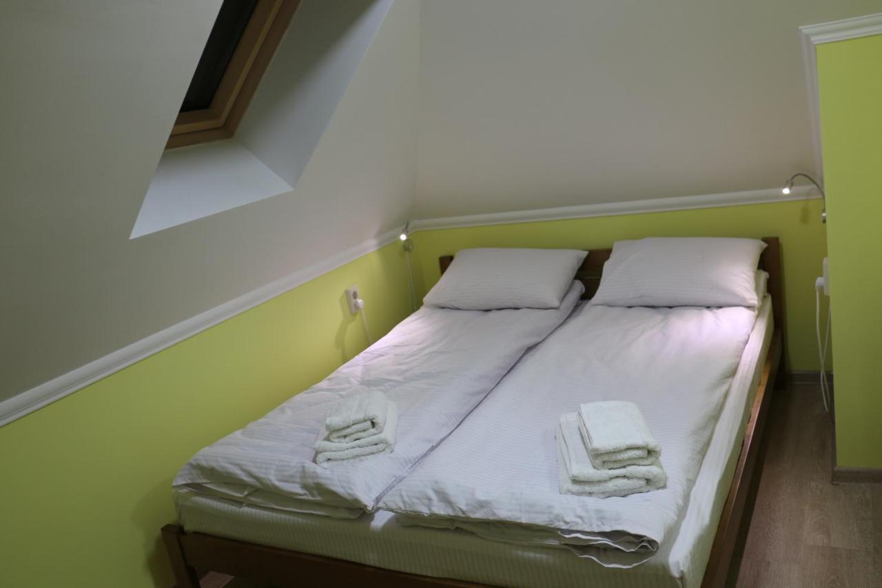 Sweet Home Hostel / Guest House 체르니우치 외부 사진
