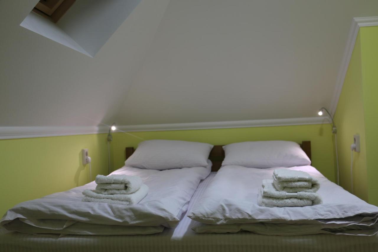 Sweet Home Hostel / Guest House 체르니우치 외부 사진